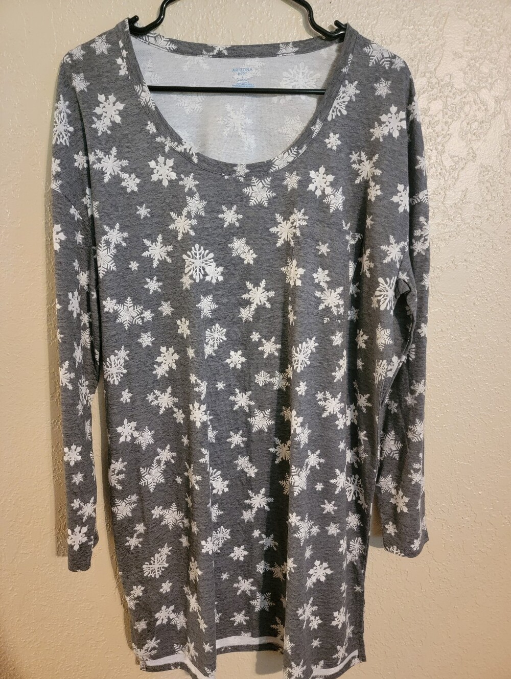 Grey Snowflake Long Sleeve Women's Nightshirt